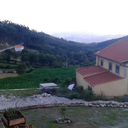 Bungalow With One Bedroom In With Wonderful Mountain View Furnished Balcony And Wifi Casa vacanze Cinfães